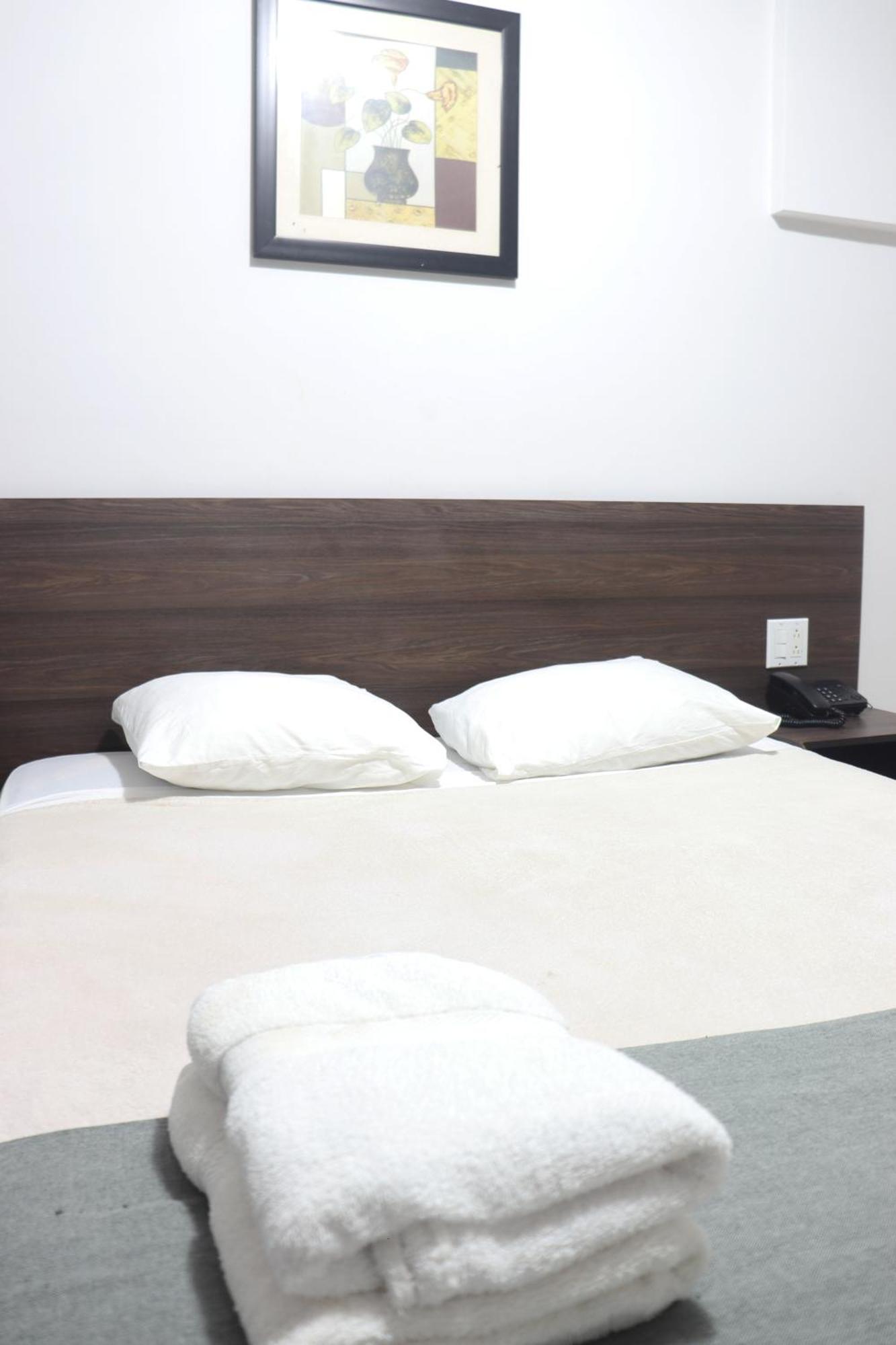 2 Mares Hotel