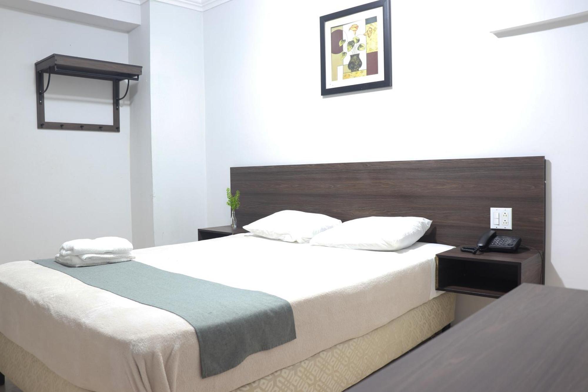 2 Mares Hotel