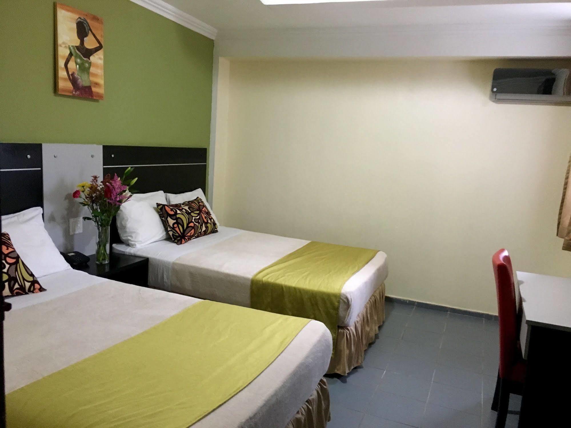 2 Mares Hotel Panama City