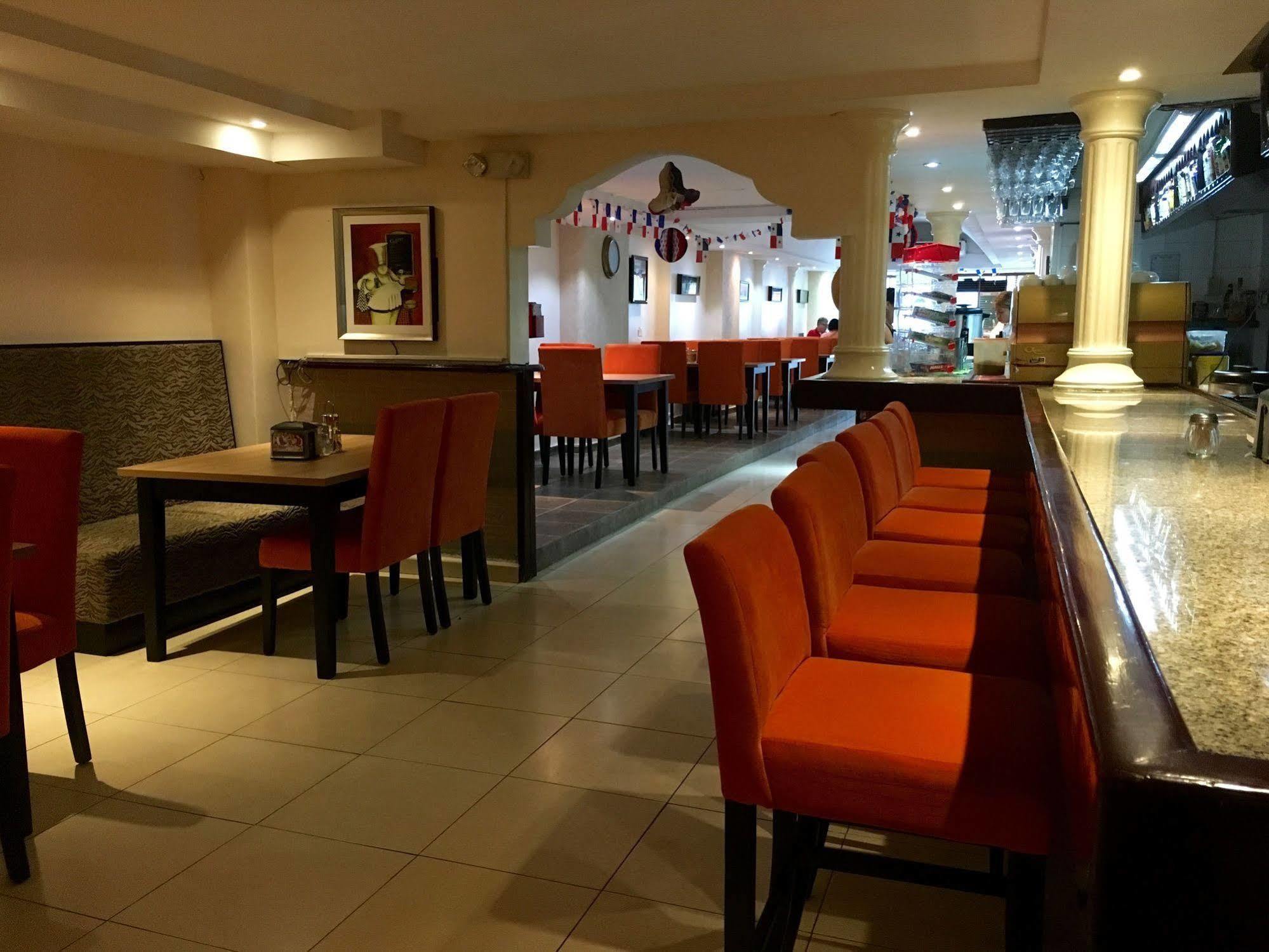 2 Mares Hotel 2*